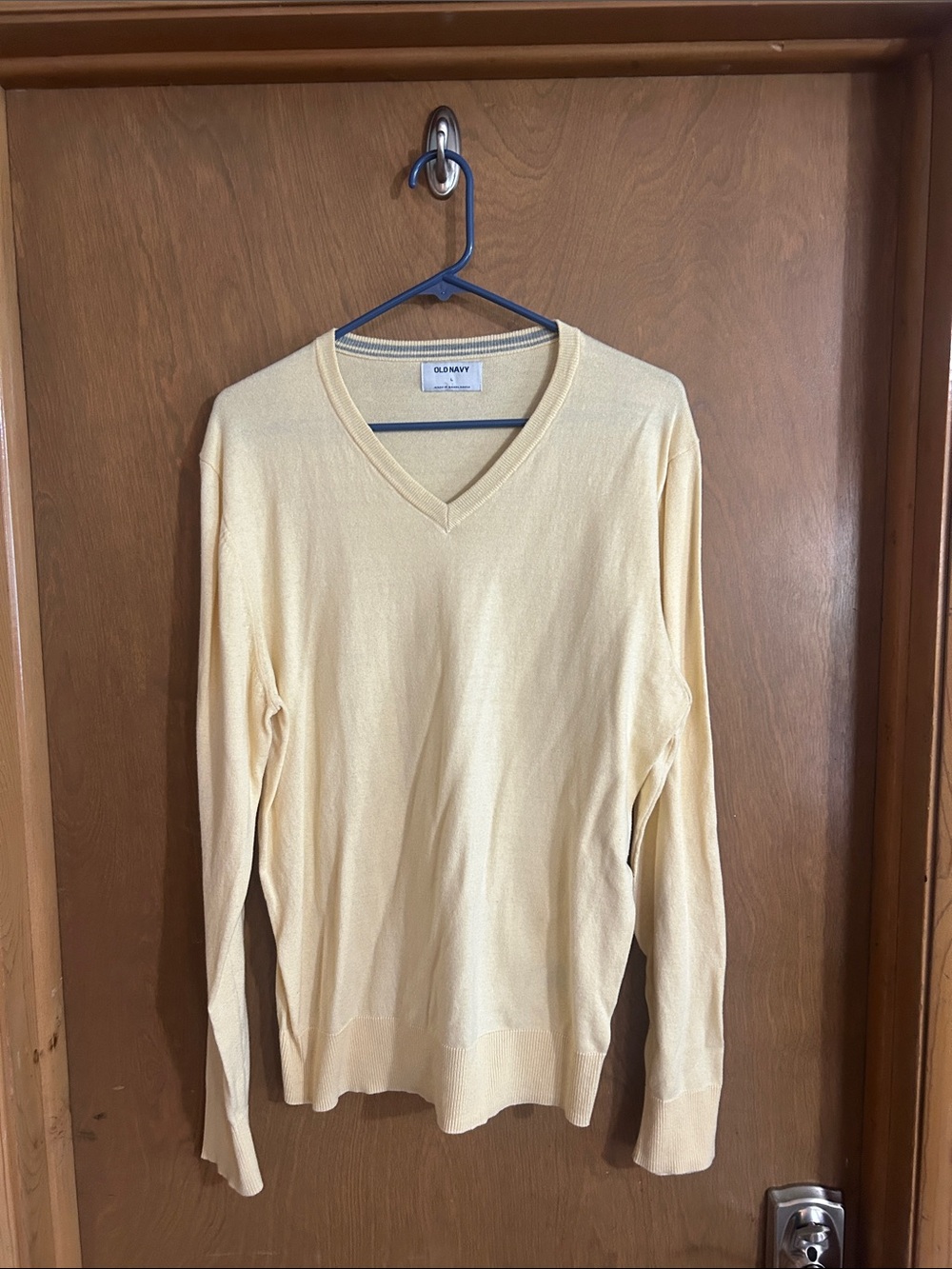Old Navy Men's V-Neck Sweater in Pale Yellow